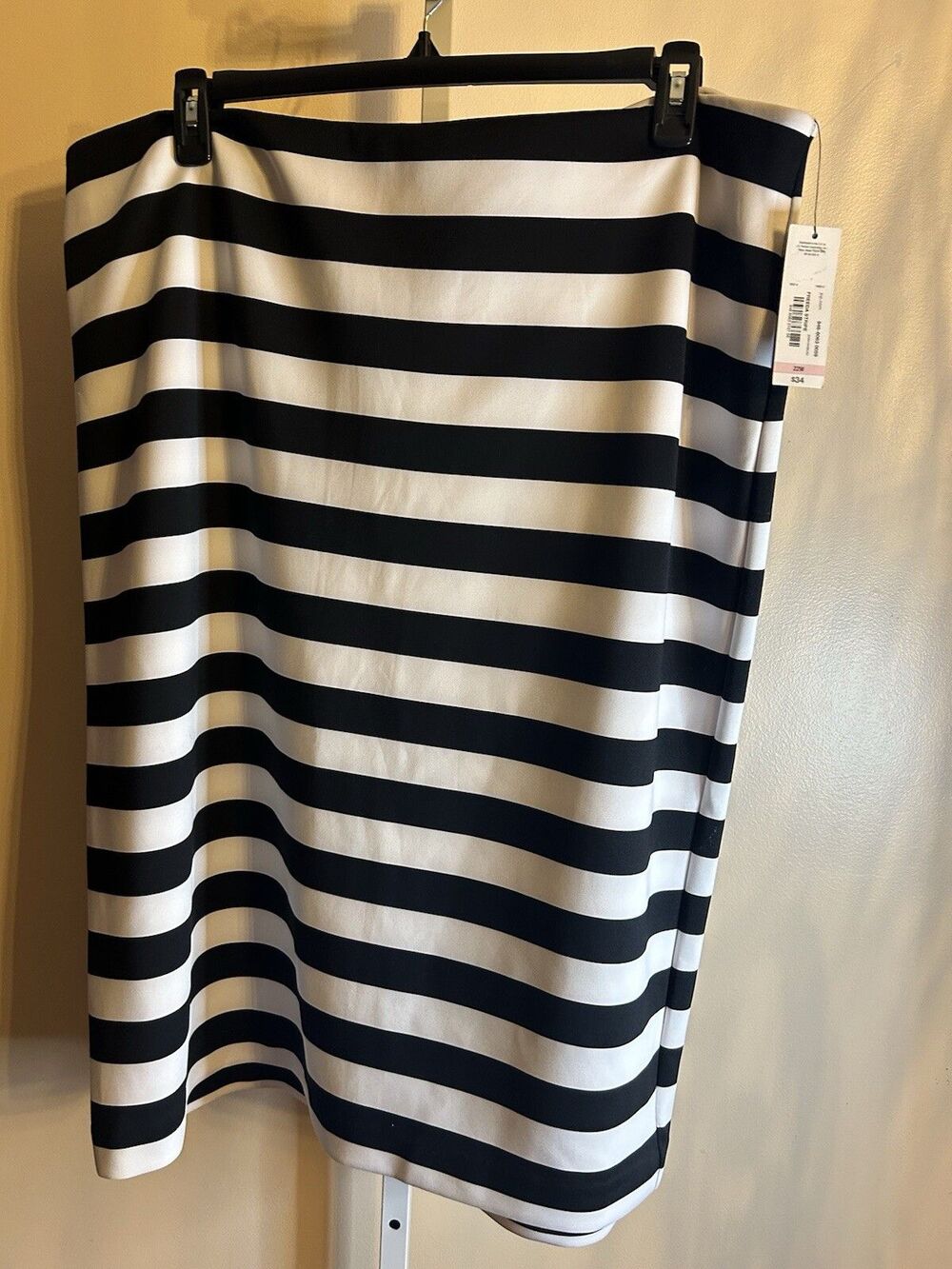 Women’s Worthington Lined Black & White Stripped Skirt Size 22W Zipper Back